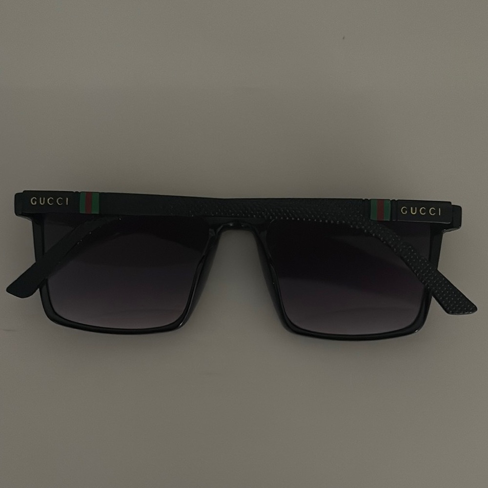 Gucci Black and Green Sunglasses
